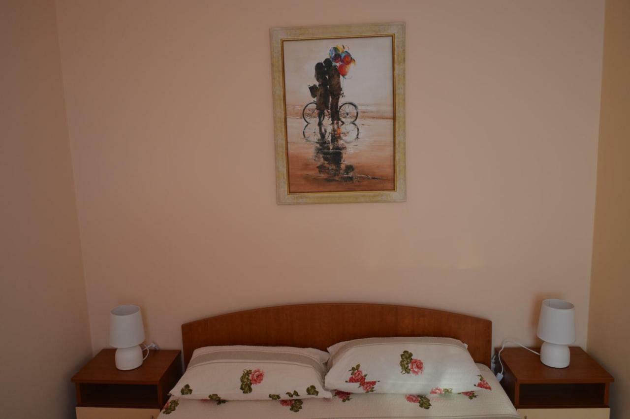 Dimana Hotel Chernomorets Exterior foto