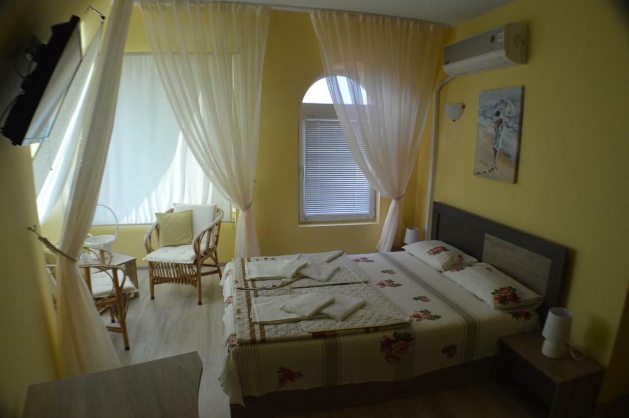 Dimana Hotel Chernomorets Exterior foto