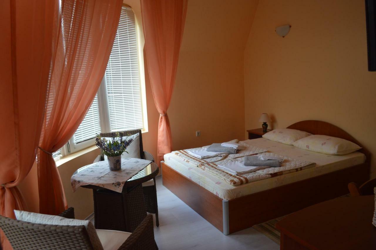 Dimana Hotel Chernomorets Exterior foto