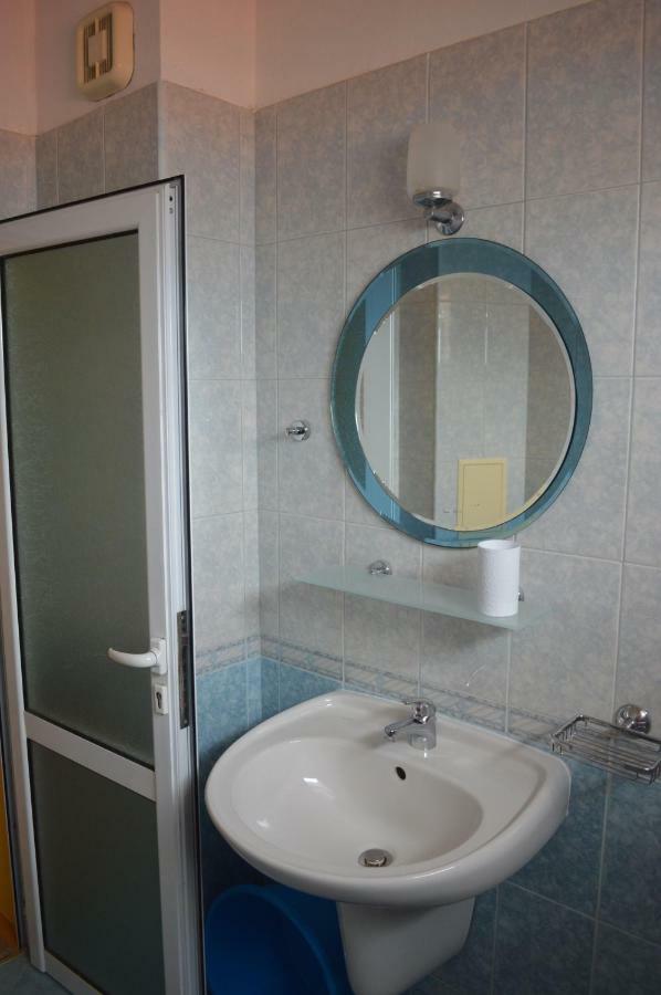 Dimana Hotel Chernomorets Exterior foto